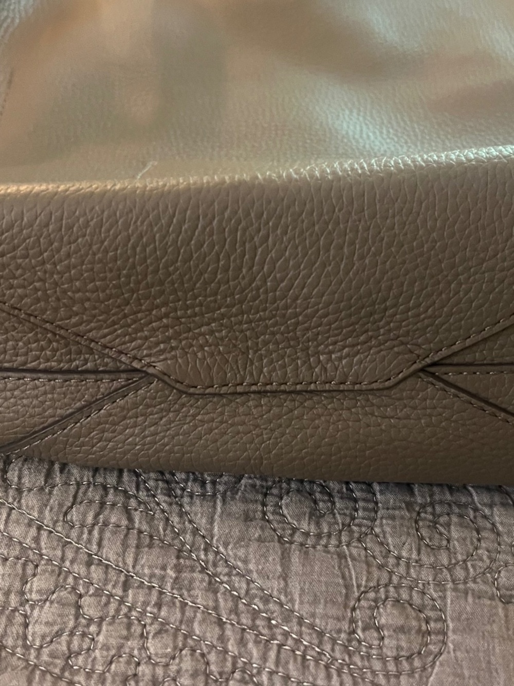 Michael Kors Olive Junie Pebbled Leather Unlined Hobo Bag NWOT with Dust Cover - Picture 9 of 9